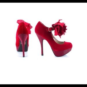 Qupid Red Onyx-18 Chiffon Flower Platform Pump